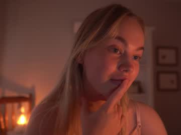 webcam girl bibi_it_is live cam image #11857735