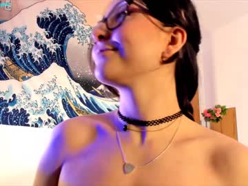 webcam girl littlee33 live cam image #1132562
