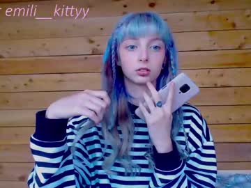 webcam girl lit1le_kitty_ live cam image #2976031