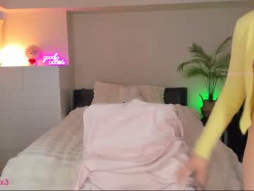 webcam girl uwuxo live cam image #8383114