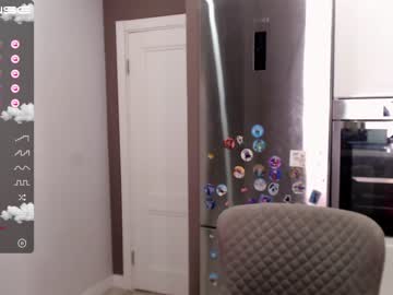 webcam girl small_blondee live cam image #3429778