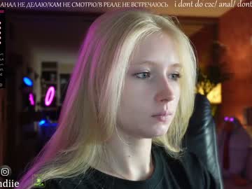 webcam girl bestblondiiecb live cam image #6463325