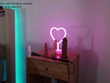 webcam couple ari_lovexo live cam image #9877517