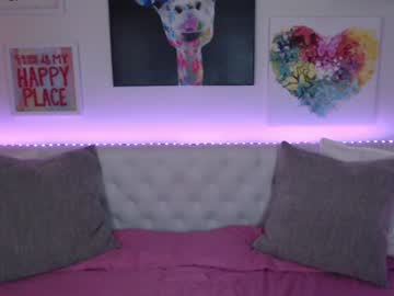 webcam girl holihurricane live cam image #12461334