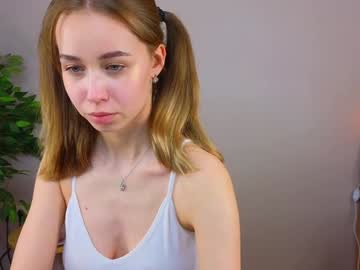 webcam girl mialullaby live cam image #11214019