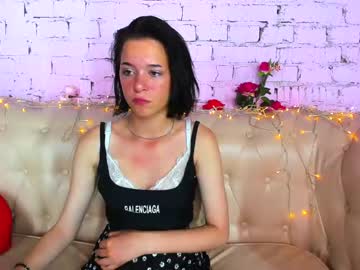 webcam girl shellywow live cam image #3415518