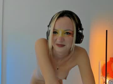 webcam girl 2b_ live cam image #11029225