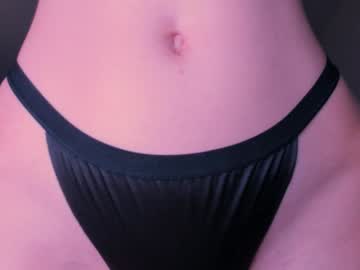 webcam girl lauratanguy live cam image #10778377