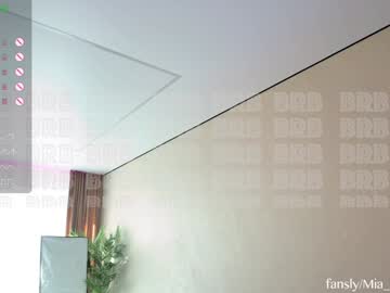 webcam girl mia_milagros live cam image #9851520