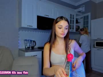 webcam girl your__voice live cam image #4356457