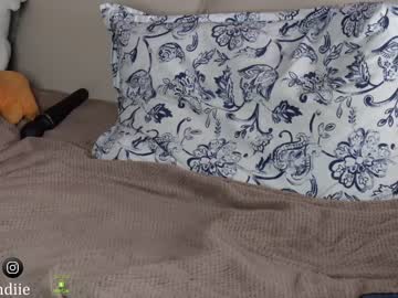 webcam girl bestblondiiecb live cam image #9309710