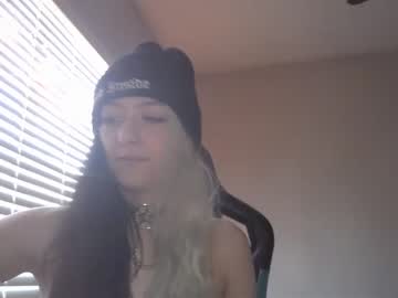 webcam couple feralfoxiee live cam image #7859993