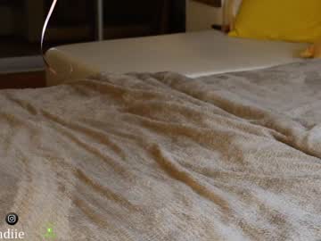 webcam girl bestblondiiecb live cam image #8618073