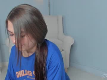 webcam girl thiany_guerra live cam image #6350990