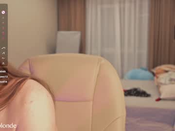 webcam girl mia_milagros live cam image #11492689