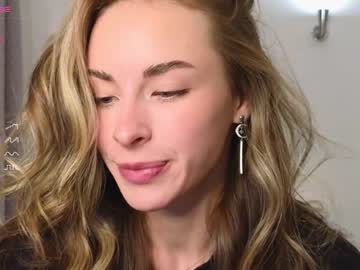 webcam girl uwunikaa live cam image #7115617