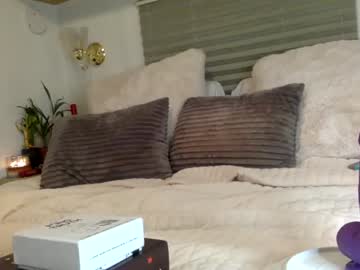 webcam girl dontgivethisout live cam image #2322087