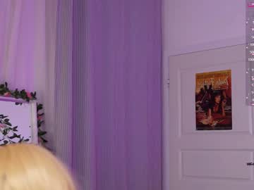 webcam girl holliwould_ live cam image #5331015