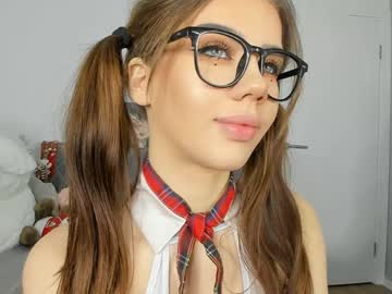 webcam girl jenie_fire live cam image #11388042