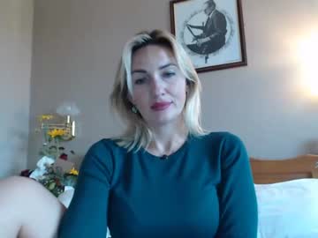 webcam girl mallinia live cam image #7209458
