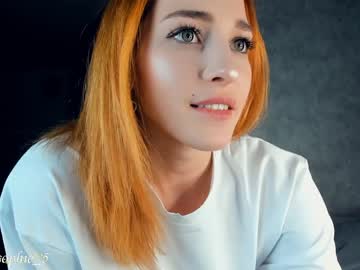 webcam girl sophie_5 live cam image #2186873