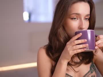 webcam girl silent_chill live cam image #12605947