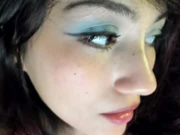 webcam girl greeny_mat live cam image #12513890