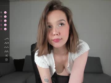 webcam girl amilia4u live cam image #6260719