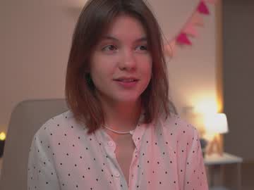 webcam girl tiny_miracle live cam image #10644394