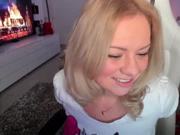 webcam girl kiradivine live cam image #892916
