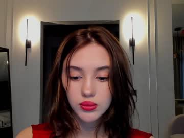 webcam girl angella_kleee live cam image #7175296