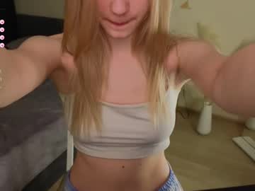 webcam girl wildadearborn live cam image #11936419