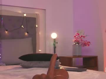 webcam girl victoria__rossi live cam image #12996847