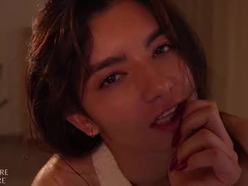webcam girl ellelure_ live cam image #12093843