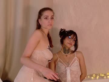 webcam girl breeding_material live cam image #10346505
