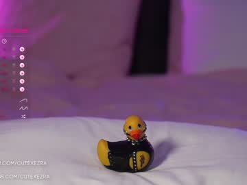 webcam girl ezra live cam image #5409003