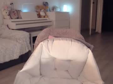 webcam girl uwuxo live cam image #1456335