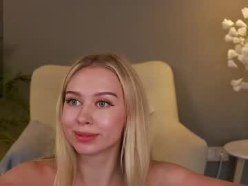 webcam girl aleksa_cutie live cam image #12762916