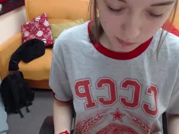 webcam girl caramelelechka live cam image #2720430