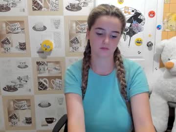 webcam girl emmika_ live cam image #3161746