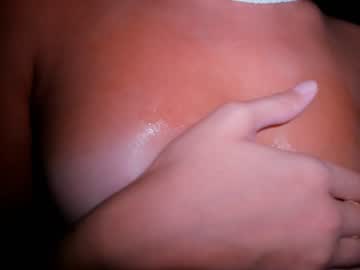 webcam girl emilybatee live cam image #7113581