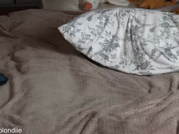 webcam girl bestblondiiecb live cam image #10194610