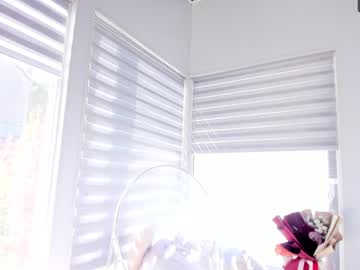 webcam girl white_snow_ live cam image #114495