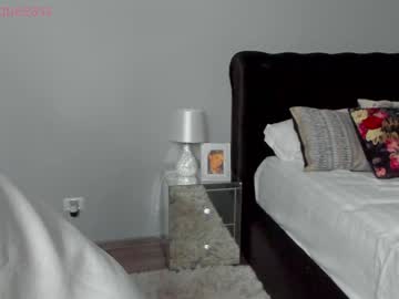 webcam girl moniqueeass live cam image #1244687