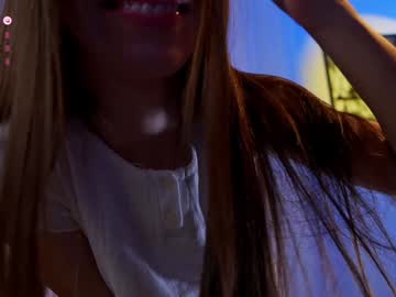 webcam girl lucie_beltran live cam image #12036439