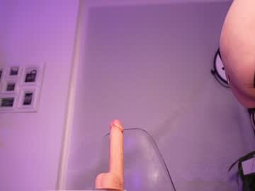 webcam girl lau__1 live cam image #8826272