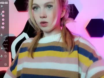 webcam girl small_blondee live cam image #5332717