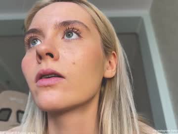 webcam girl honey_sunshine live cam image #10209702