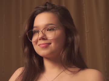 webcam girl helenmoors live cam image #5569535