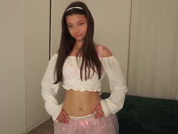 webcam girl miarouxie live cam image #12865921